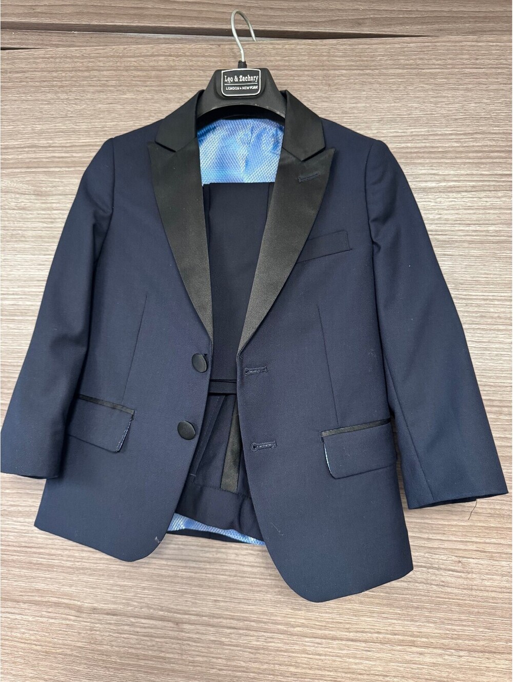 Isaac Mizrahi Boys Navy Tuxedo Suit Jacket & Pants Size 5 Satin Trim Formal Set